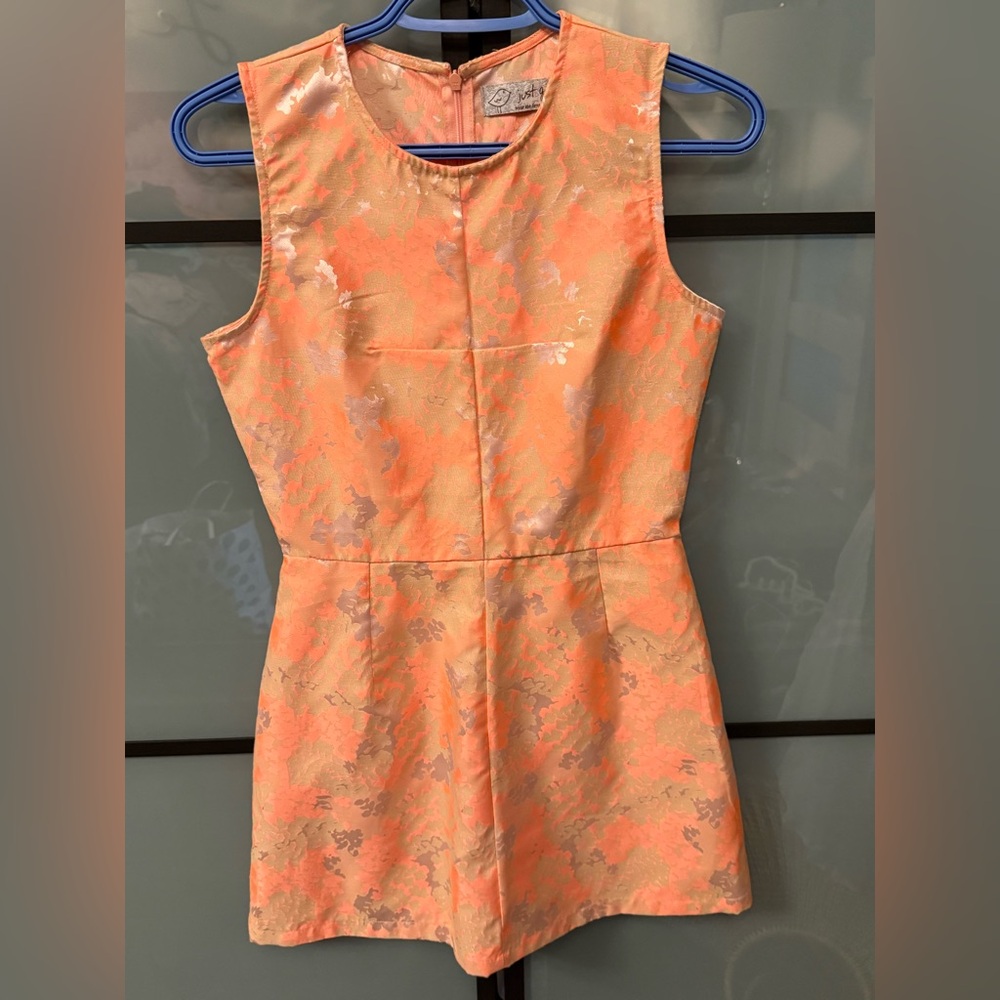 👗 Dress - Size XS